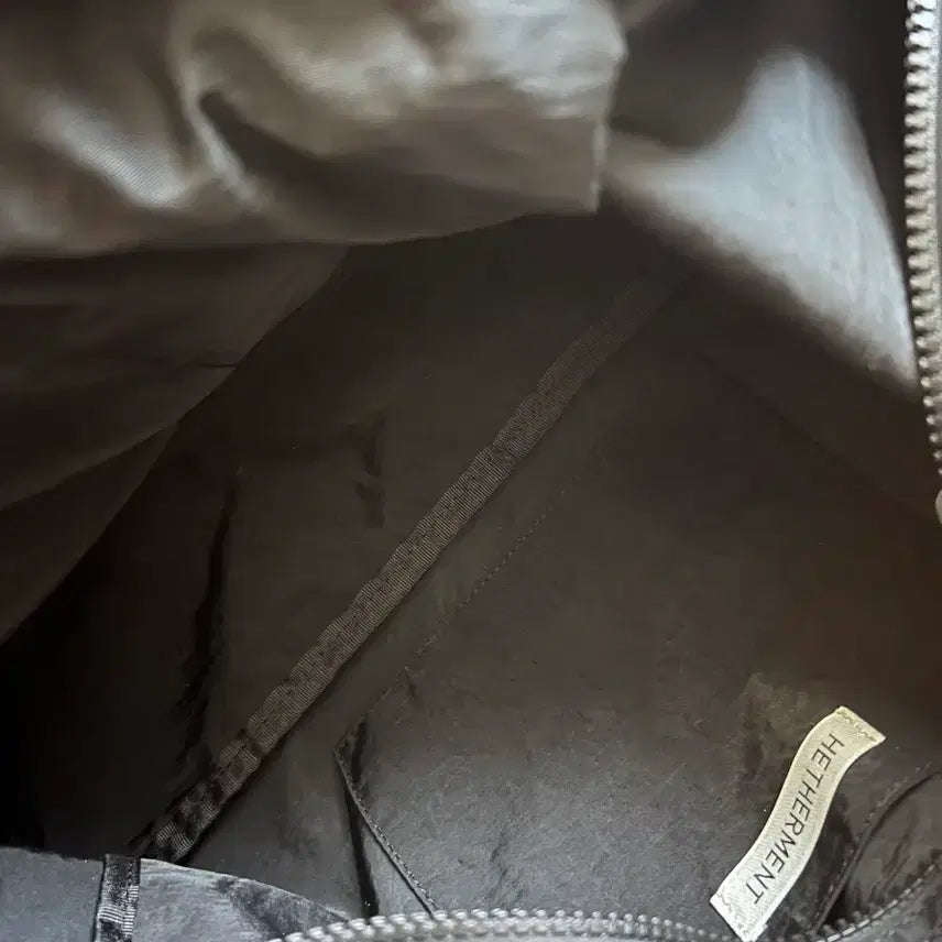 [BUNJANG] Headermint Parachute Shoulder Bag Black / 헤더먼트 파라슈트 숄더백 블랙