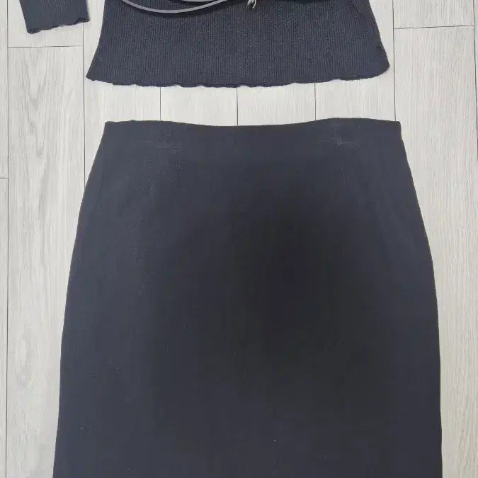 [BUNJANG] Black Wool Skirt Size 66 / 모직 스커트 블랙 66