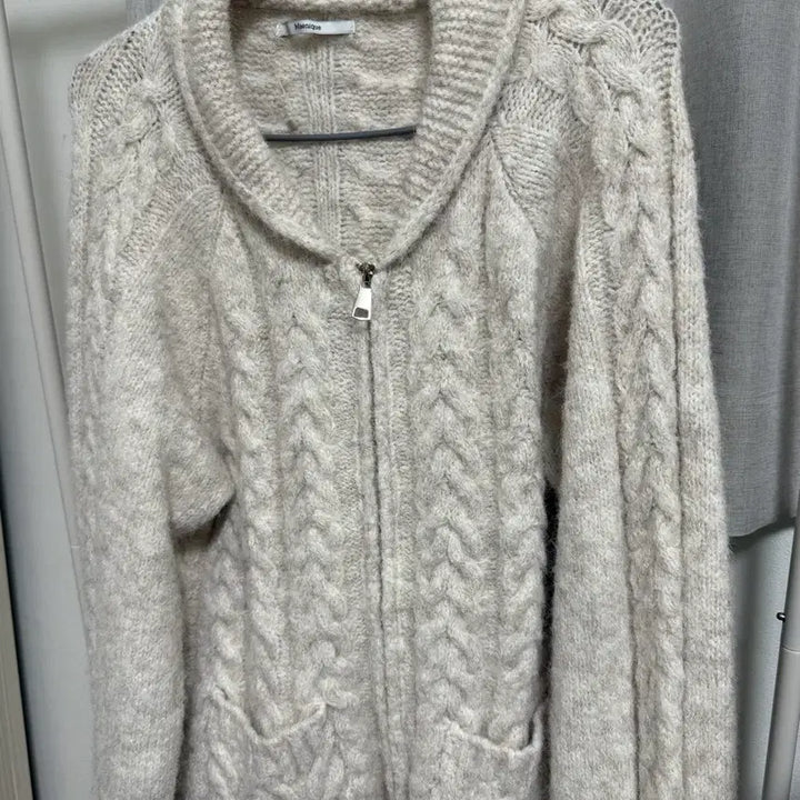 [BUNJANG] Manique Cable Knit Two-Way Zip-Up Ivory / 매니크 케이블 니트 집업 아이보리