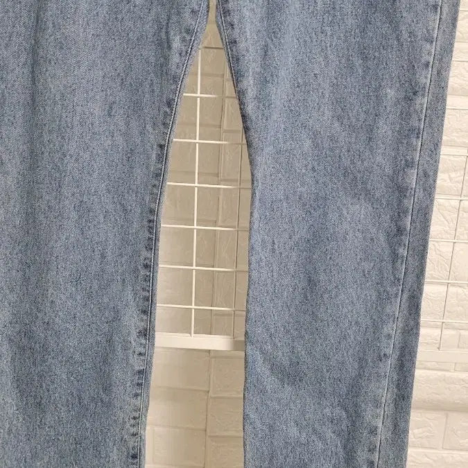 [BUNJANG] thisisneverthat Straight Leg Jeans Medium Wash M / [M]thisisneverthat디스이즈네버댓 중청 스트레이트 청바지 M