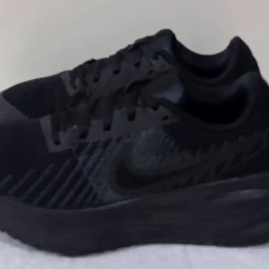 [BUNJANG] Nike Run Defy Black and Anthracite Sneakers / [255] 나이키 런 디파이 블랙앤트러사이트