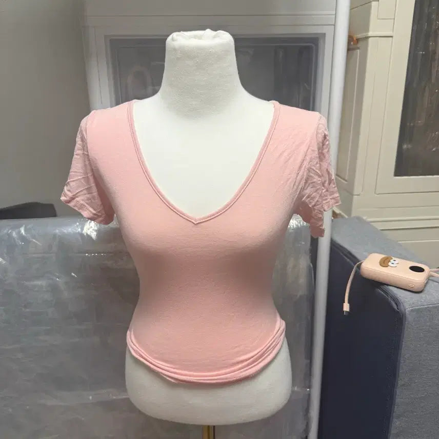 [BUNJANG] Pink V-Neck Short Sleeve T-Shirt / 핑크 V넥 반팔 티셔츠