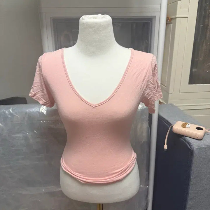 [BUNJANG] Pink V-Neck Short Sleeve T-Shirt / 핑크 V넥 반팔 티셔츠