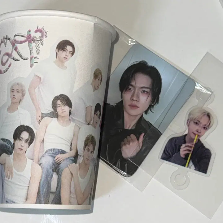 [BUNJANG] New Beat Cafe Event Bundle Set / 뉴비트 카페이벤트 포카, 컵, 스트로우 픽 판매