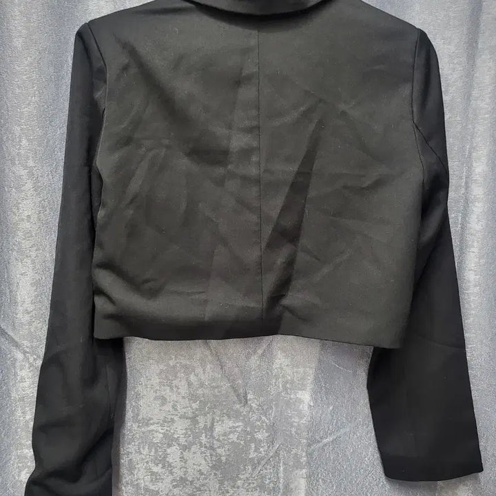 [BUNJANG] Dayroze Black Cropped Jacket / Dayroze 데이로제 크롭 블랙 자켓