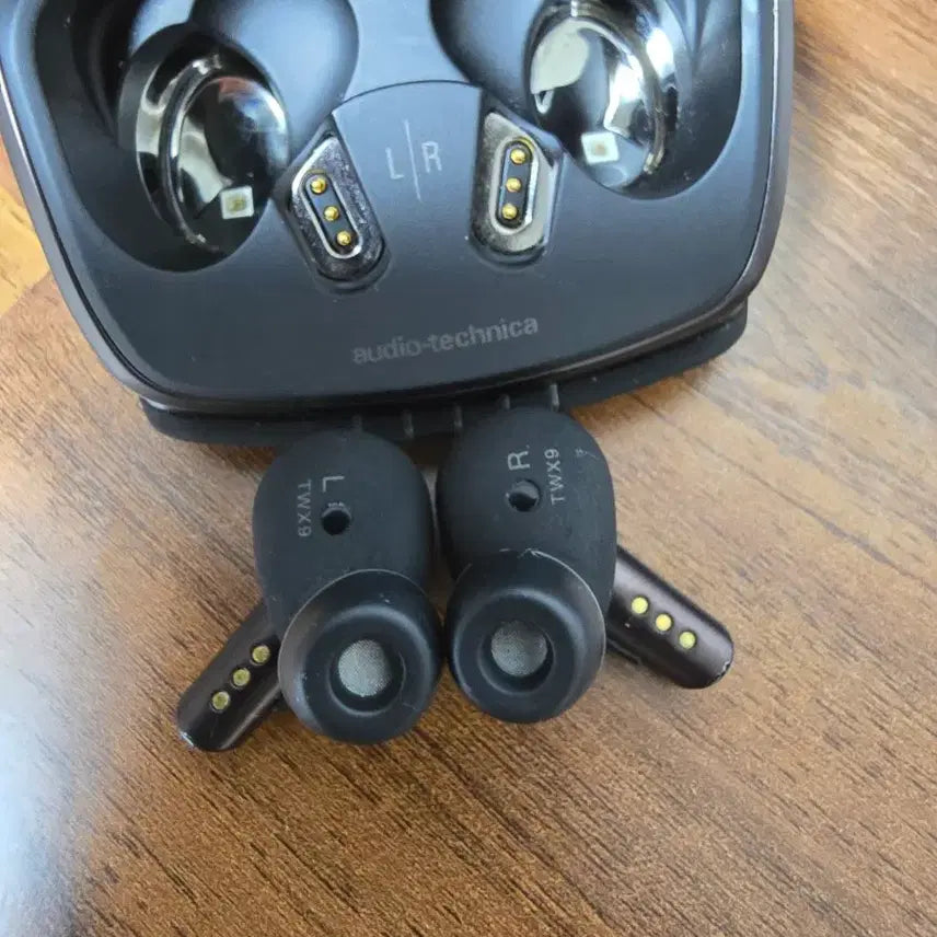 [BUNJANG] Audio-Technica ATH-TWX9 Wireless Earphones (Left Unit Malfunction) / [고장] 무선이어폰 - 오디오테크니카 ATH-TWX9 (유닛 고장) 급처