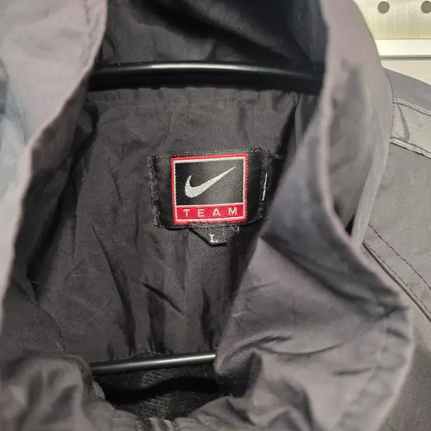 [BUNJANG] Nike Black Windbreaker Jacket L / 나이키 블랙 윈드브레이커(바람막이) 재킷L