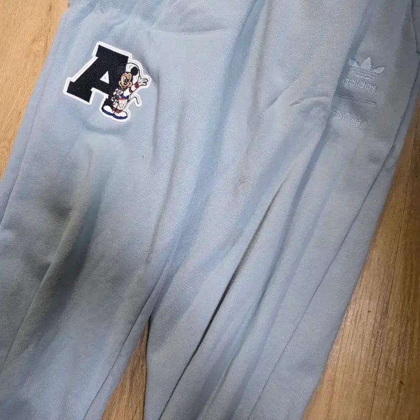 [BUNJANG] Adidas Disney Collaboration Training Pants Sky Blue / 아디다스 디즈니 콜라보 트레이닝 바지 하늘색