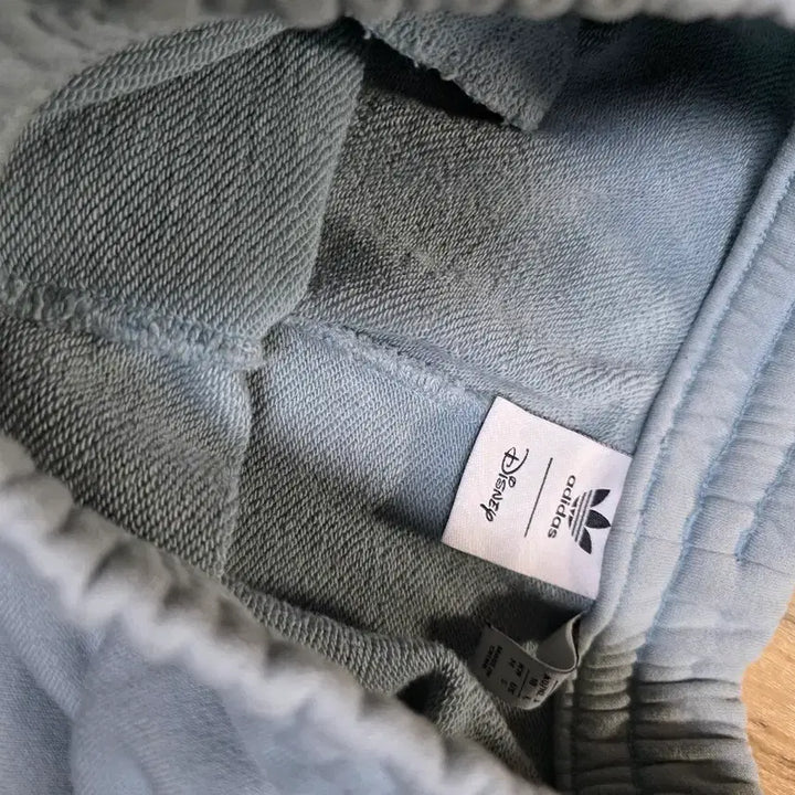 [BUNJANG] Adidas Disney Collaboration Training Pants Sky Blue / 아디다스 디즈니 콜라보 트레이닝 바지 하늘색