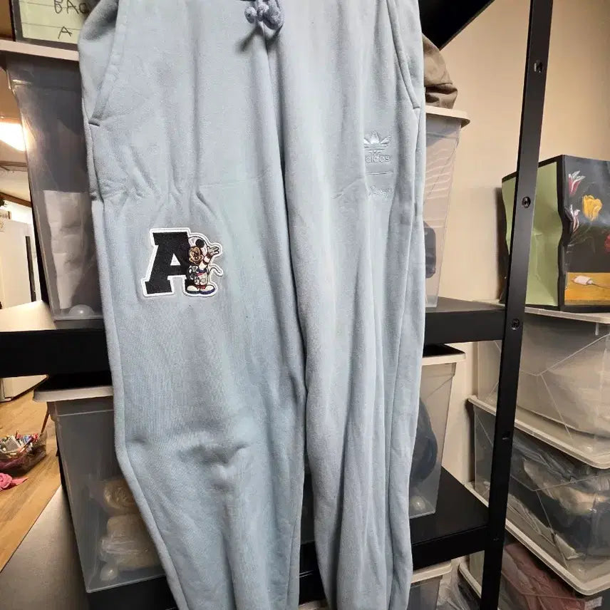 [BUNJANG] Adidas Disney Collaboration Training Pants Sky Blue / 아디다스 디즈니 콜라보 트레이닝 바지 하늘색