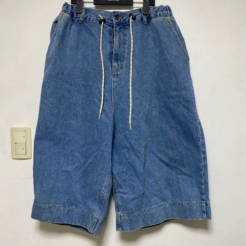 [BUNJANG] FARMERS Wide Denim Shorts / [FARMERS] 파머스마켓 와이드 데님쇼츠