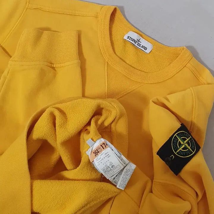 [BUNJANG] Stone Island Badge Sweatshirt T-Shirt / No.26032617 스톤아일랜드 와펜 맨투맨 티셔츠