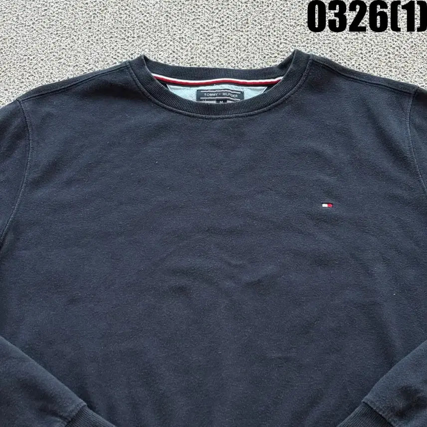 [SOLD OUT] 타미힐피거 블랙 맨투맨 티셔츠 M