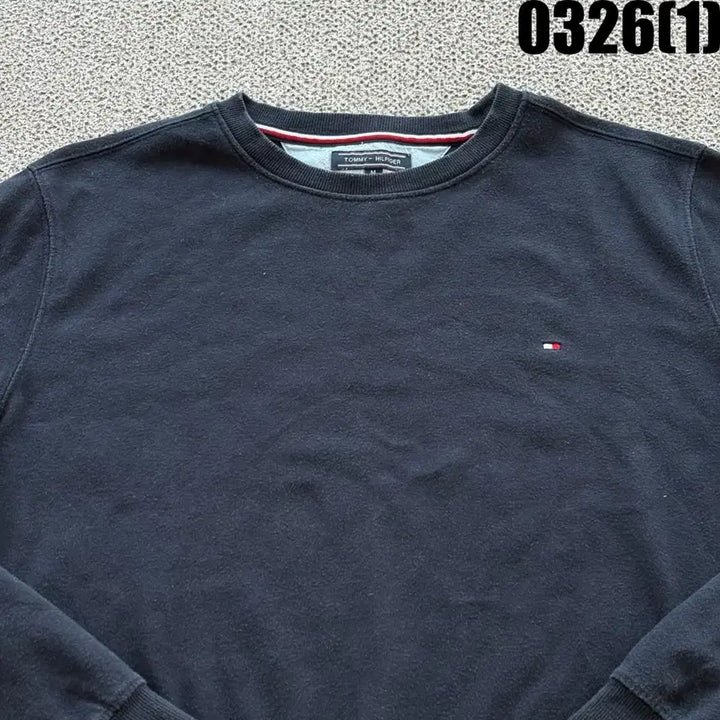 [SOLD OUT] 타미힐피거 블랙 맨투맨 티셔츠 M