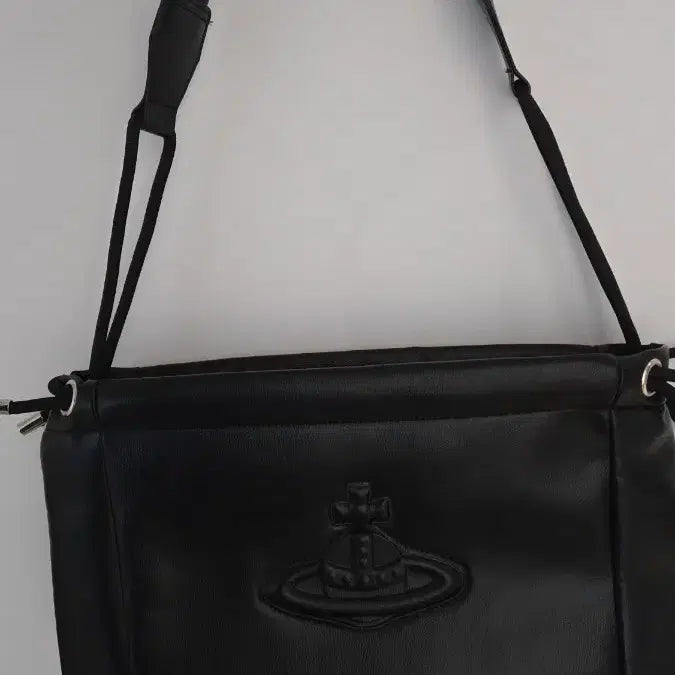 [BUNJANG] Vivienne Westwood Black Leather Shoulder Bag / 비비안웨스트우드 블랙 데일리백