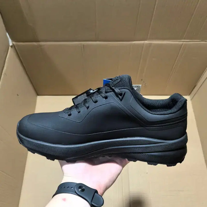 [BUNJANG] Descente Black Hiking Shoes Size 42 / 데상트 블랙 운동화 새상품 사이즈:42