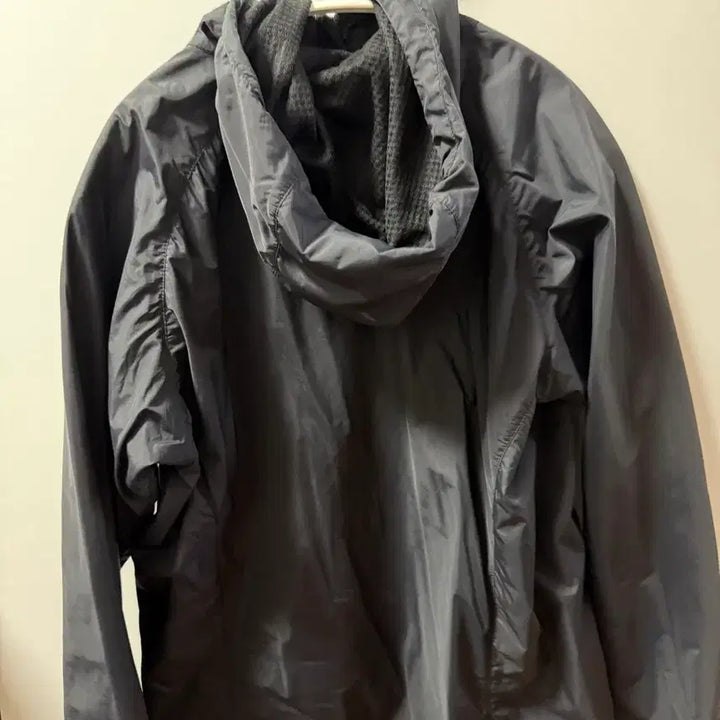 [BUNJANG] Montbell Hooded Windbreaker Jacket / 몽벨 바람막이 후드 블랙