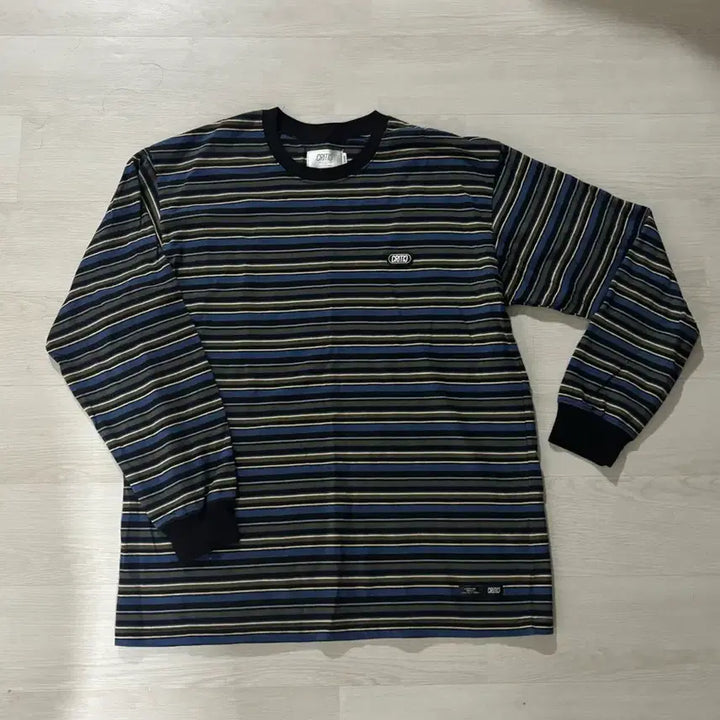 [BUNJANG] Critic Long Sleeve T-Shirt Size M / 크리틱 긴팔티 M
