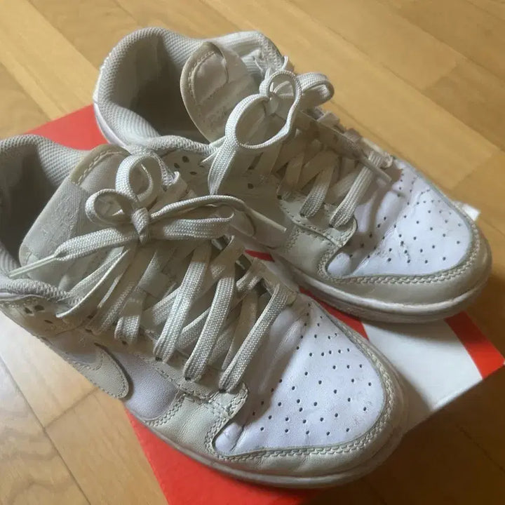 [BUNJANG] Nike Dunk Low White and Sail 230mm Sneakers / (W) 나이키 덩크 로우 화이트 앤 세일 230mm