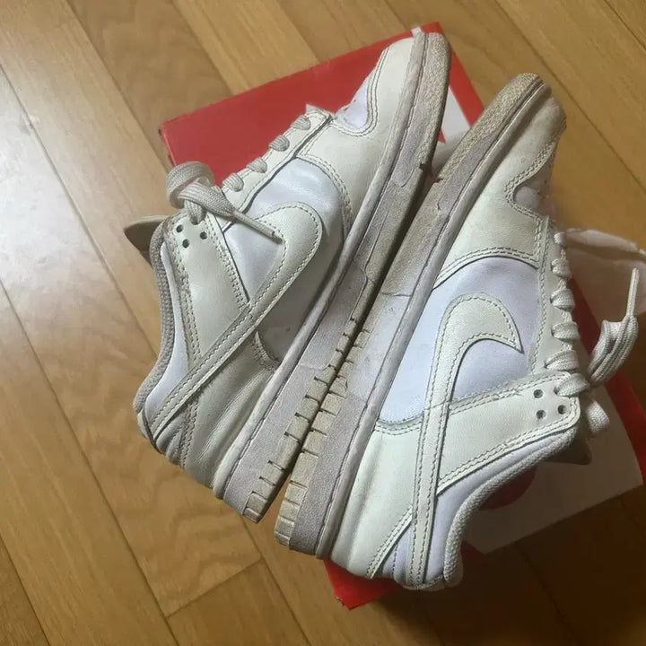 [BUNJANG] Nike Dunk Low White and Sail 230mm Sneakers / (W) 나이키 덩크 로우 화이트 앤 세일 230mm