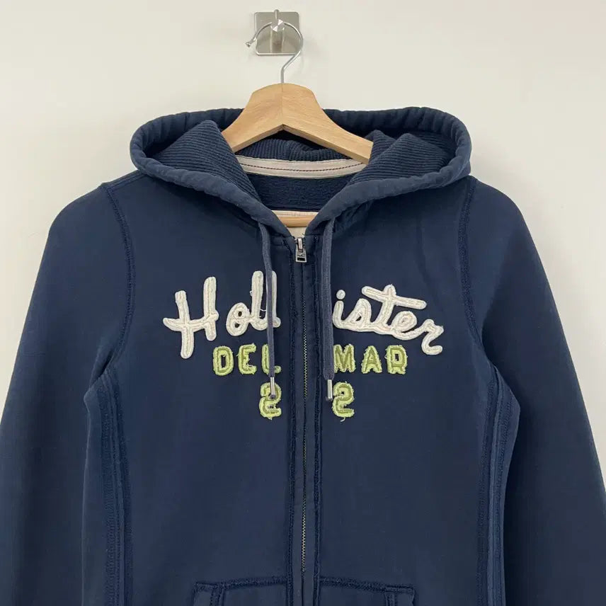 [SOLD OUT] 홀리스터 딱붙핏 자수로고 네이비 후드집업