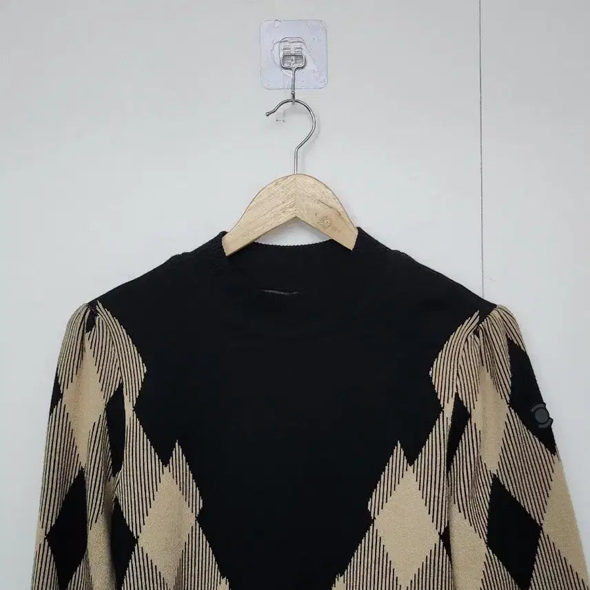 [SOLD OUT] [와이드앵글] 90 55 여 아가일패턴 니트