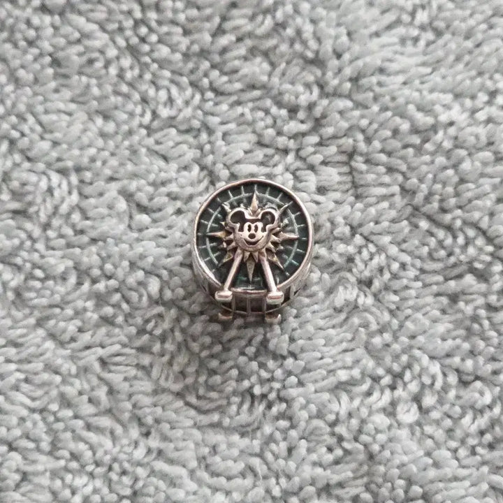 [BUNJANG] Pandora Disneyland Exclusive Ferris Wheel Charm Bracelet / 판도라 팔찌 참 디즈니랜드 한정 관람차