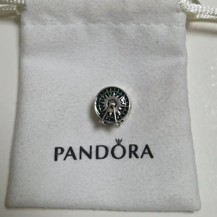 [BUNJANG] Pandora Disneyland Exclusive Ferris Wheel Charm Bracelet / 판도라 팔찌 참 디즈니랜드 한정 관람차