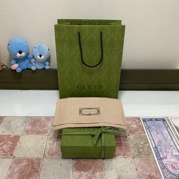 [BUNJANG] Gucci Wallet Box Set with Dust Bag, Ribbon, and Shopping Bag / 구찌 지갑박스 + 더스트 + 리본 + 쇼핑백