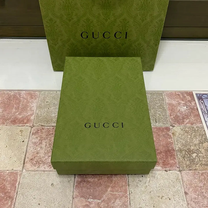 [BUNJANG] Gucci Wallet Box Set with Dust Bag, Ribbon, and Shopping Bag / 구찌 지갑박스 + 더스트 + 리본 + 쇼핑백