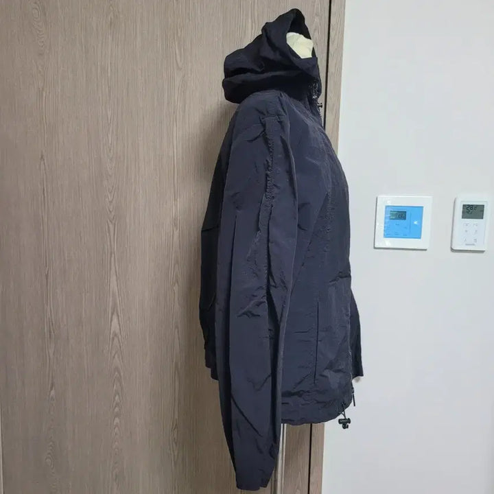 [BUNJANG] Armani Exchange Hooded Windbreaker Jacket Black / 아르마니 익스체인지 후드 바람막이 블랙