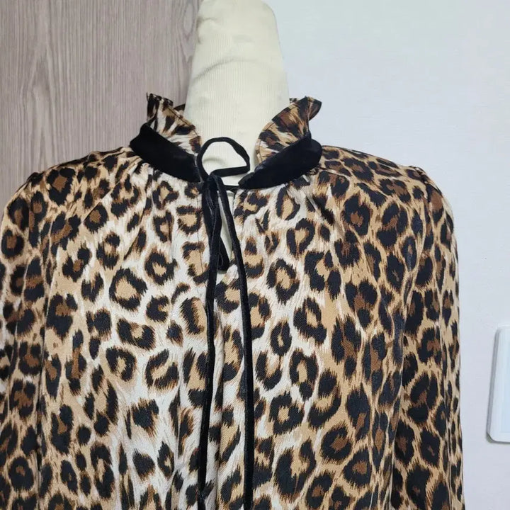 [BUNJANG] Egoist Leopard Blouse / 에고이스트 레오파드  블라우스