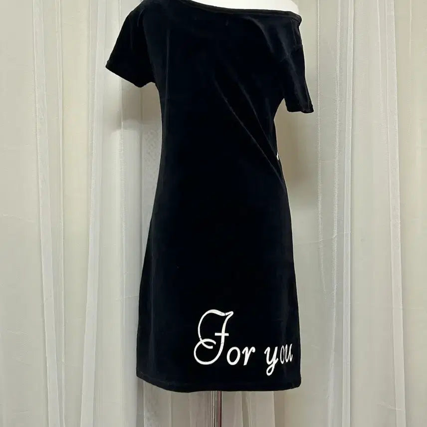 [BUNJANG] Cecil McBee Black Velvet Camellia Mini Dress / 세실맥비 블랙 벨벳 카멜리아 미니 원피스