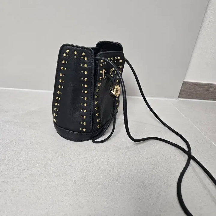 [BUNJANG] And Other Stories Studded Bucket Bag / 앤아더스토리즈 블랙 스터드 버킷백 미니백 가방