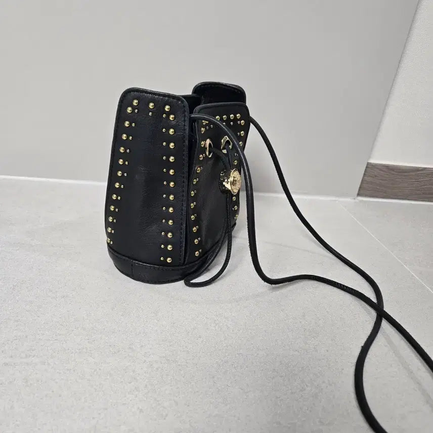 [BUNJANG] And Other Stories Studded Bucket Bag / 앤아더스토리즈 블랙 스터드 버킷백 미니백 가방
