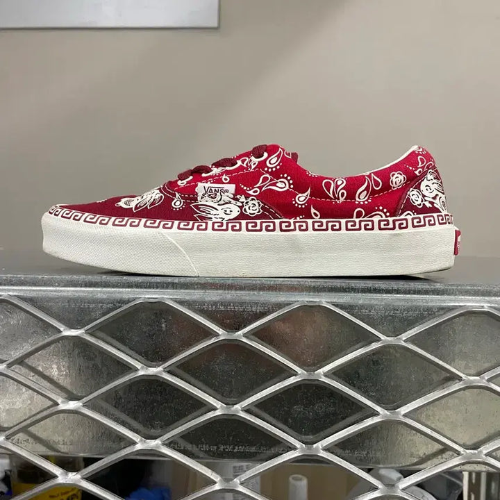 [BUNJANG] Vans Authentic Year of the Rabbit Red Sneakers / 반스 어센틱 토끼의 해 레드 230 (gr-4165)