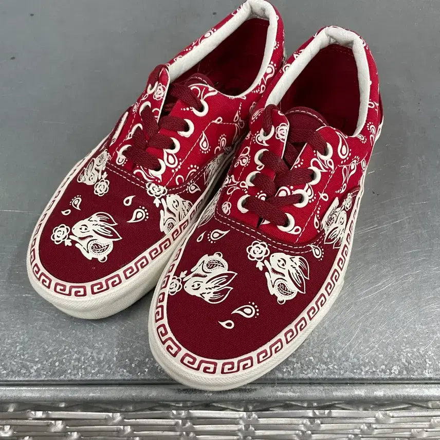 [BUNJANG] Vans Authentic Year of the Rabbit Red Sneakers / 반스 어센틱 토끼의 해 레드 230 (gr-4165)