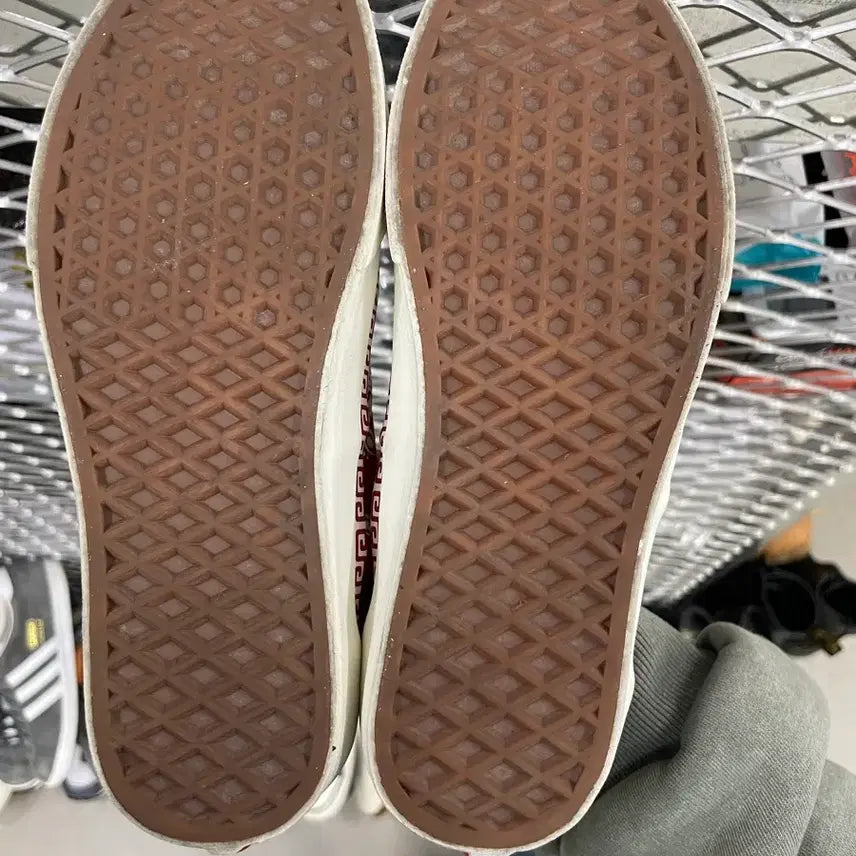 [BUNJANG] Vans Authentic Year of the Rabbit Red Sneakers / 반스 어센틱 토끼의 해 레드 230 (gr-4165)