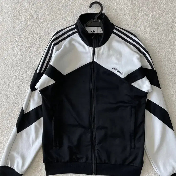 [BUNJANG] Adidas Palmeston White and Black Jersey / M 아디다스 팔메스톤 흰검 져지 유로파 베켄바우어 95