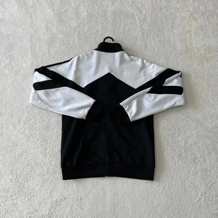 [BUNJANG] Adidas Palmeston White and Black Jersey / M 아디다스 팔메스톤 흰검 져지 유로파 베켄바우어 95
