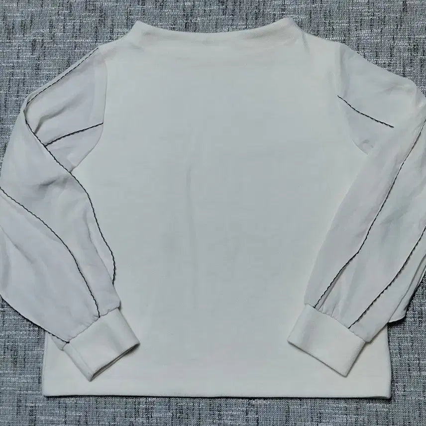 [BUNJANG] Malla Ivory Volume Blouse / [38] Malla 마라 소매 배색 볼륨 블라우스 니트