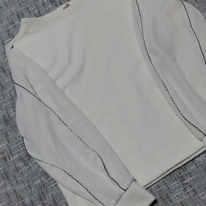[BUNJANG] Malla Ivory Volume Blouse / [38] Malla 마라 소매 배색 볼륨 블라우스 니트