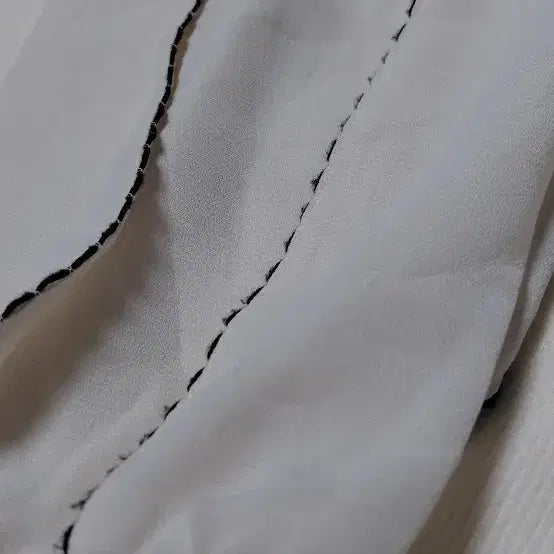 [BUNJANG] Malla Ivory Volume Blouse / [38] Malla 마라 소매 배색 볼륨 블라우스 니트