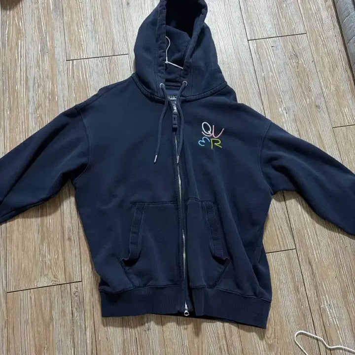 [BUNJANG] QWER Who.A.U Navy Hooded Zip-up / QWER후아유 네이비 후드집업 M