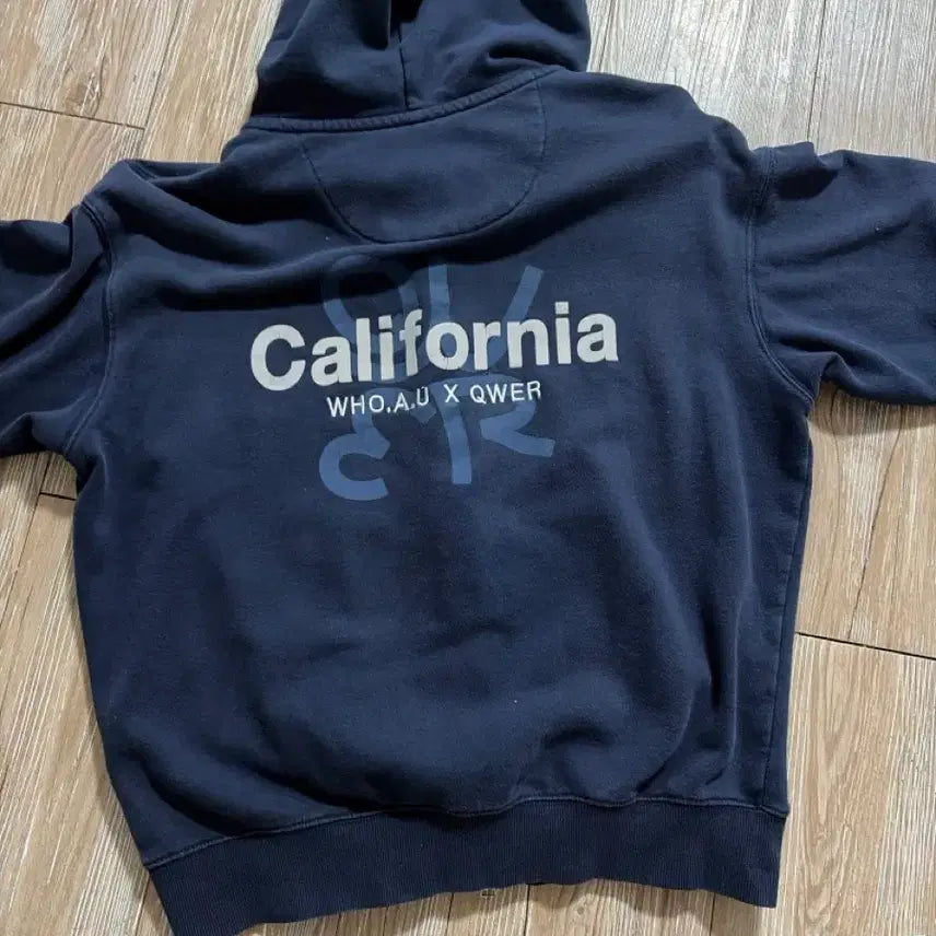 [BUNJANG] QWER Who.A.U Navy Hooded Zip-up / QWER후아유 네이비 후드집업 M