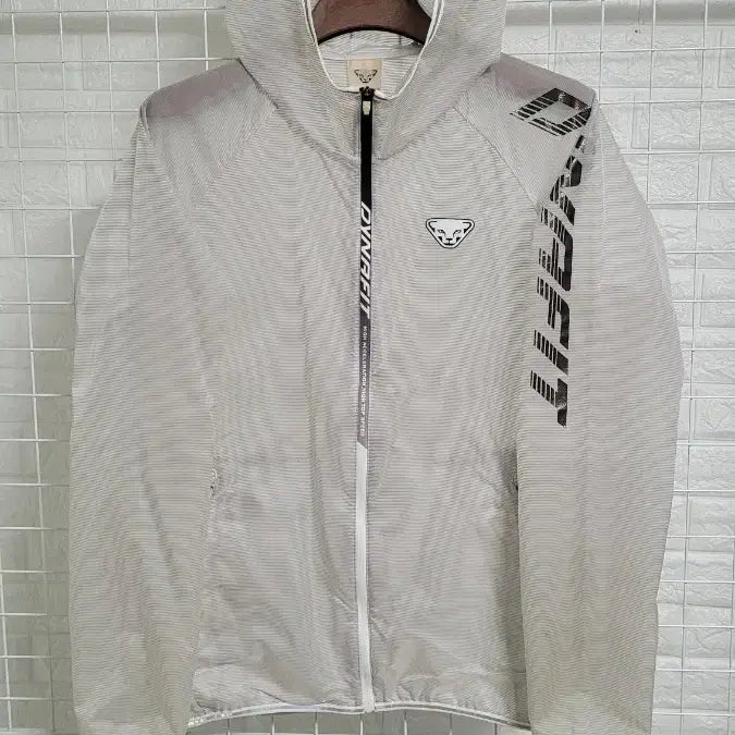 [BUNJANG] Dynafit Lightweight Running Windbreaker Jacket / [XL]다이나핏 스포츠웨어 화이트 경량 러닝 후드일체형바람막이 XL