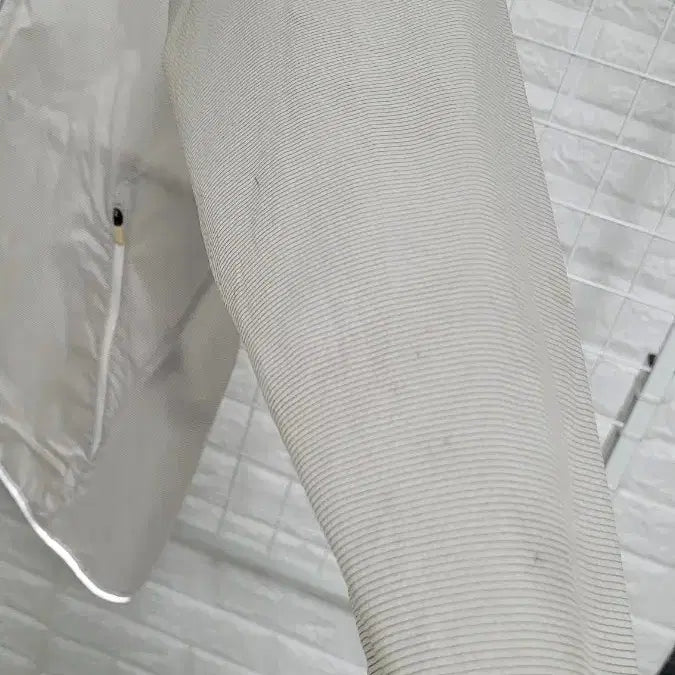 [BUNJANG] Dynafit Lightweight Running Windbreaker Jacket / [XL]다이나핏 스포츠웨어 화이트 경량 러닝 후드일체형바람막이 XL