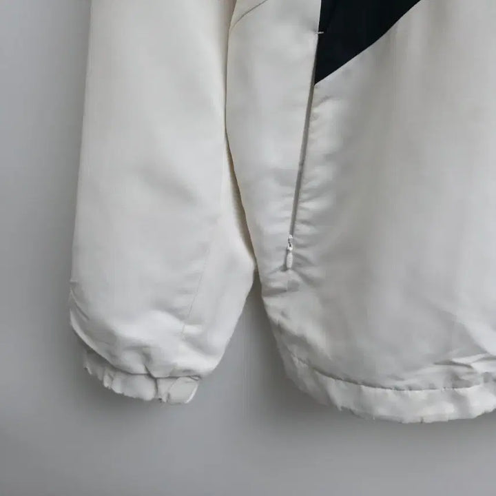[BUNJANG] Descente White Anorak Windbreaker / [L] 데상트 화이트 아노락 바람막이