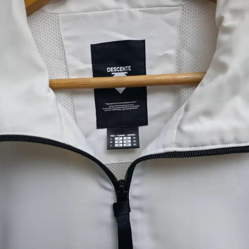 [BUNJANG] Descente White Anorak Windbreaker / [L] 데상트 화이트 아노락 바람막이
