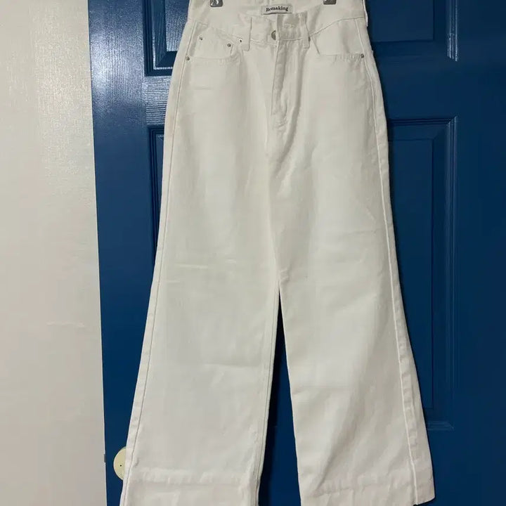 [BUNJANG] Unbranded White Fleece Trousers / [25] 기모흰통바지(새옷)